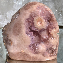 Lade das Bild in den Galerie-Viewer, Pink Amethyst Freeform
