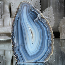 Lade das Bild in den Galerie-Viewer, Achat mit Druse (einseitig poliert)
