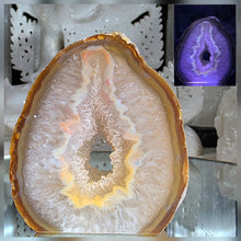 Lade das Bild in den Galerie-Viewer, Achat mit Druse (einseitig poliert)
