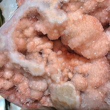 Lade das Bild in den Galerie-Viewer, XL Pink Amethyst Freeform
