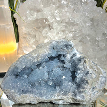Lade das Bild in den Galerie-Viewer, Großer Coelestin Cluster Geode

