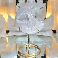 Lade das Bild in den Galerie-Viewer, Achat Mond mit Stand
