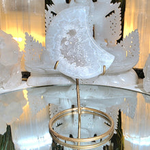 Lade das Bild in den Galerie-Viewer, Achat Mond mit Stand
