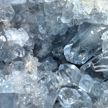 Lade das Bild in den Galerie-Viewer, Große Coelestin Cluster Geode
