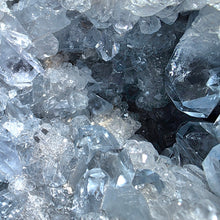 Lade das Bild in den Galerie-Viewer, Große Coelestin Cluster Geode
