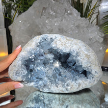 Lade das Bild in den Galerie-Viewer, Große Coelestin Cluster Geode
