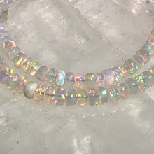 Lade das Bild in den Galerie-Viewer, Kette Äthiopischer Opal (5mm - 6mm)
