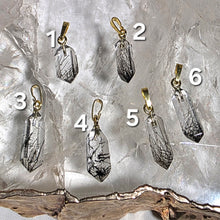 Lade das Bild in den Galerie-Viewer, Kettenanhänger Turmalin Bergkristall Spitze facettiert Gold Variation (stärkster Schutzstein)
