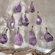 Lade das Bild in den Galerie-Viewer, Kettenanhänger Amethyst Gold Variation
