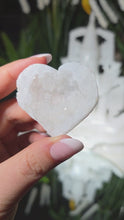 Laden und Abspielen von Videos im Galerie-Viewer, Quarz Geode in Herzform
