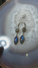 Laden und Abspielen von Videos im Galerie-Viewer, Ohrringe Labradorit Silber
