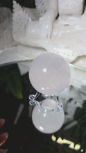 Laden und Abspielen von Videos im Galerie-Viewer, Rosenquarz Kugel mit Stern
