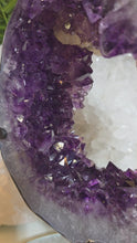Laden und Abspielen von Videos im Galerie-Viewer, Amethyst Portal mit Stand
