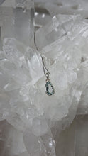 Laden und Abspielen von Videos im Galerie-Viewer, Kettenanhänger Aquamarin facettiert Silber
