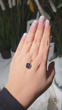 Laden und Abspielen von Videos im Galerie-Viewer, Kettenanhänger London Blue Topaz Silber
