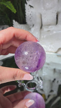 Laden und Abspielen von Videos im Galerie-Viewer, Amethyst Kugel mit Phantomen
