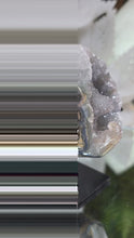 Laden und Abspielen von Videos im Galerie-Viewer, Achat Druzy auf Stand
