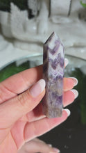 Laden und Abspielen von Videos im Galerie-Viewer, Amethyst Chevron Turm
