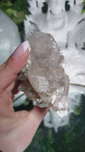 Laden und Abspielen von Videos im Galerie-Viewer, Golden Mica (Muskovit) mit Quarz
