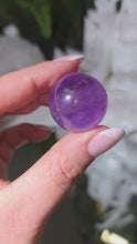 Laden und Abspielen von Videos im Galerie-Viewer, Amethyst Kugel
