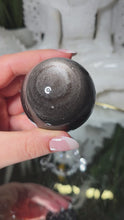 Laden und Abspielen von Videos im Galerie-Viewer, Obsidian Kugel mit silbernem Flash
