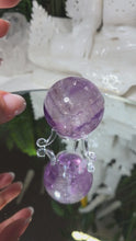 Laden und Abspielen von Videos im Galerie-Viewer, Amethyst Kugel mit Phantomen
