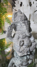 Laden und Abspielen von Videos im Galerie-Viewer, Marmor Ganesha Carving
