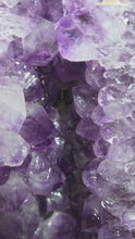 Laden und Abspielen von Videos im Galerie-Viewer, Große Amethyst Kathedrale
