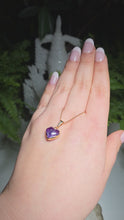 Laden und Abspielen von Videos im Galerie-Viewer, Kettenanhänger Amethyst Herz Gold
