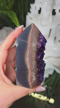 Laden und Abspielen von Videos im Galerie-Viewer, Amethyst Achat Turm
