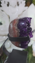 Laden und Abspielen von Videos im Galerie-Viewer, AAA High Quality Amethyst auf Stand
