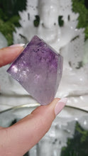 Laden und Abspielen von Videos im Galerie-Viewer, Amethyst Freeform mit Phantomen
