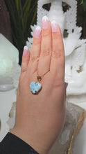 Laden und Abspielen von Videos im Galerie-Viewer, High Quality Kettenanhänger Larimar Gold
