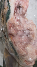 Laden und Abspielen von Videos im Galerie-Viewer, XL Pink Amethyst Freeform

