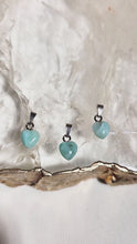 Laden und Abspielen von Videos im Galerie-Viewer, Kettenanhänger Larimar Herz Silber Variation
