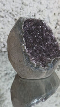 Laden und Abspielen von Videos im Galerie-Viewer, Amethyst Cluster
