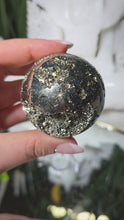 Laden und Abspielen von Videos im Galerie-Viewer, Pyrit Kugel mit Stand
