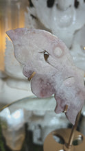 Laden und Abspielen von Videos im Galerie-Viewer, Flowerachat Schmetterling auf Stand
