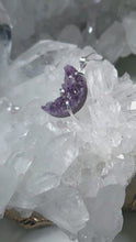 Laden und Abspielen von Videos im Galerie-Viewer, B Ware Kettenanhänger Amethyst Mond Silber
