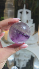 Laden und Abspielen von Videos im Galerie-Viewer, High Quality Amethyst Kugel mit Phantom
