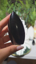 Laden und Abspielen von Videos im Galerie-Viewer, B Ware Regenbogen Obsidian Flamme
