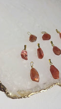 Laden und Abspielen von Videos im Galerie-Viewer, Kettenanhänger Sonnenstein Gold Variation
