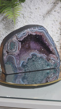 Laden und Abspielen von Videos im Galerie-Viewer, Achat Amethyst Kathedrale
