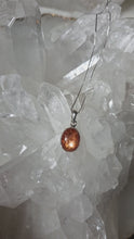 Laden und Abspielen von Videos im Galerie-Viewer, Kettenanhänger Sonnenstein Silber
