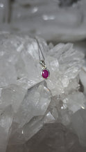 Laden und Abspielen von Videos im Galerie-Viewer, Kettenanhänger Rubin Silber

