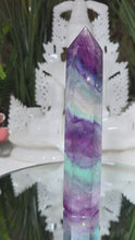 Laden und Abspielen von Videos im Galerie-Viewer, B Ware Fluorit Turm
