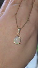 Laden und Abspielen von Videos im Galerie-Viewer, Kettenanhänger Opal Silber
