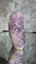 Laden und Abspielen von Videos im Galerie-Viewer, Pink Amethyst mit Amethyst Freeform
