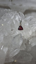 Laden und Abspielen von Videos im Galerie-Viewer, Kettenanhänger Rubin Silber
