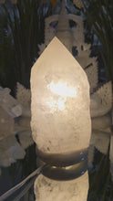Laden und Abspielen von Videos im Galerie-Viewer, Kristall-Lampe Bergkristall
